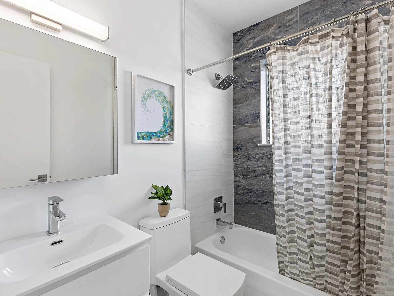 855 Jefferson Ave — Photo 4