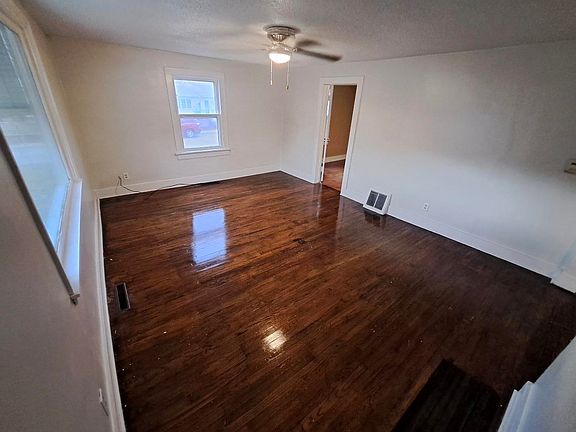 5th image of 600 E Fayette St