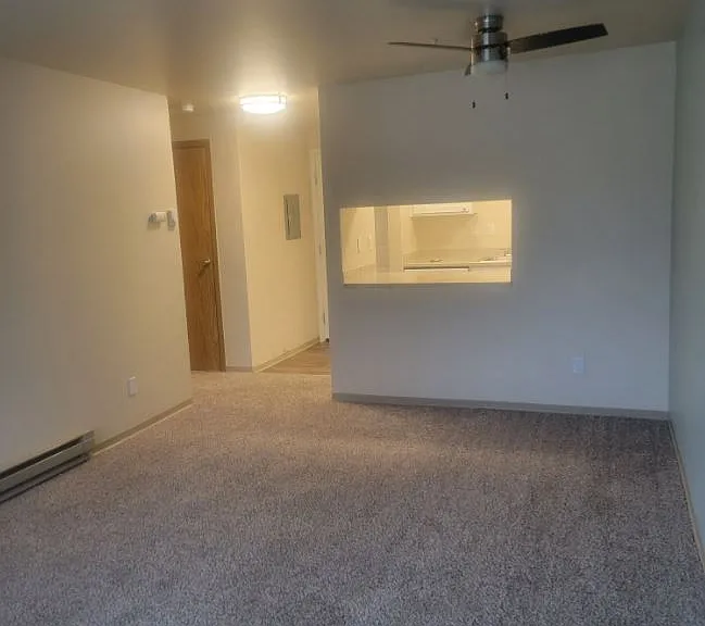 HARTFORD COURT APTS — Photo 11