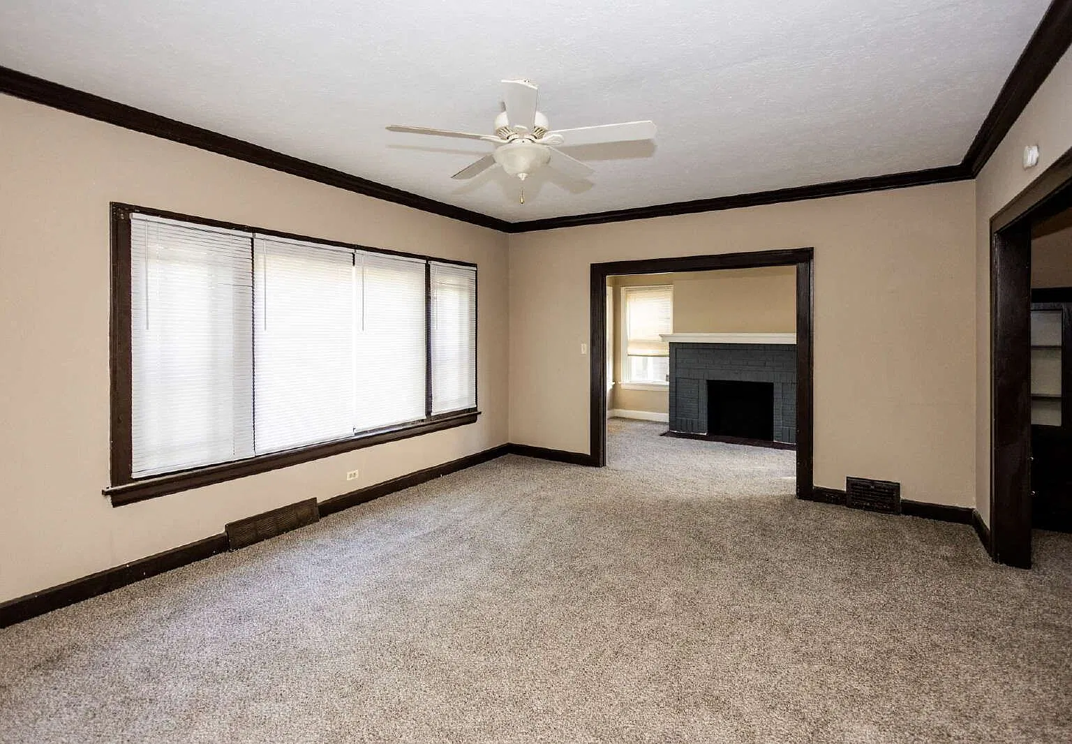 2 bed, 1.0 bath, $1,100 — Photo 3