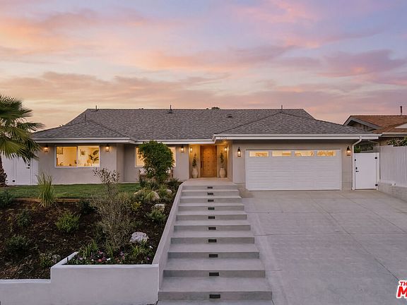 2nd image of 880 Teakwood Rd