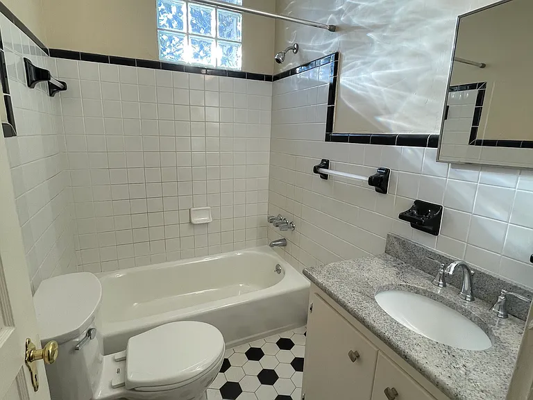 1209 Nash St NW #C — Photo 14