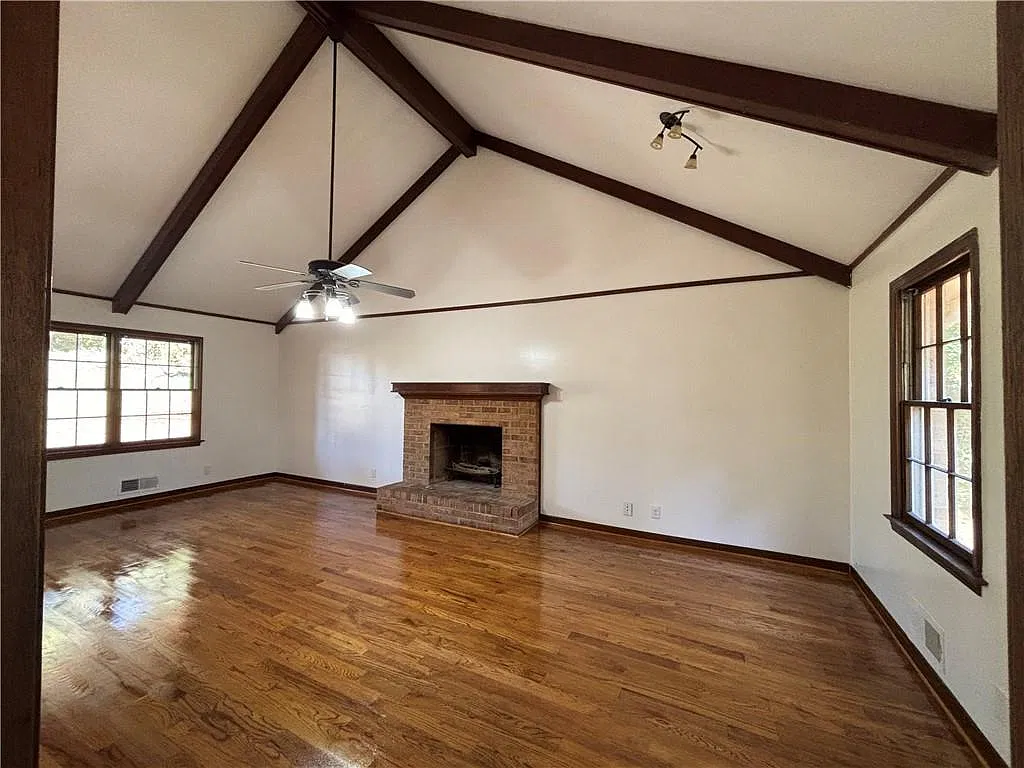 4 bed, 3.5 bath, 1854 sqft, $2,950 — Photo 4