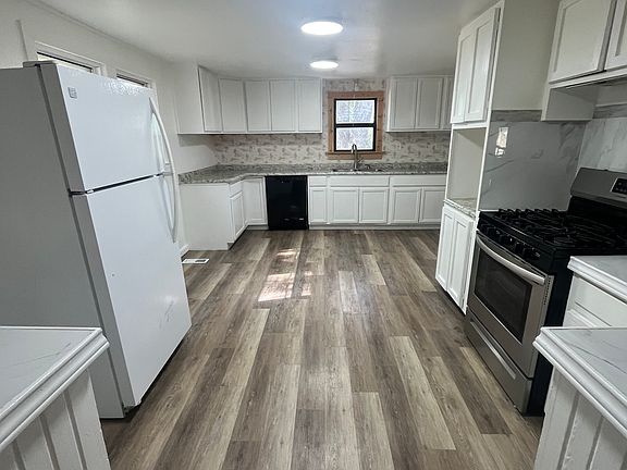 5th image of 209 E Etowah Rd