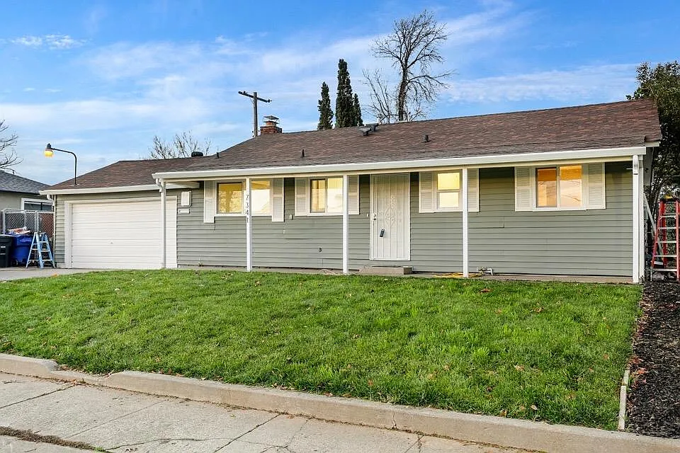 7341 Vandenberg Dr photo 1
