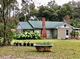 622 NE Lancaster St, Trenton, FL 32693