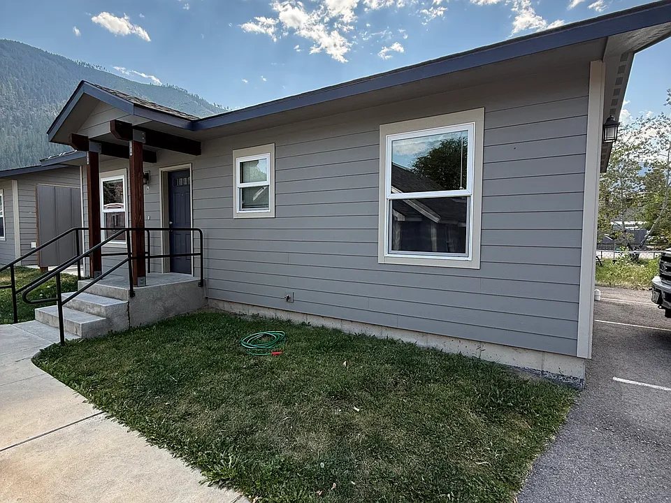 203 Speedway Ave #A