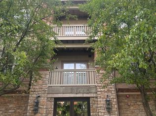 1781 Tudor Ln UNIT 101, Northbrook, IL 60062