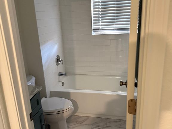 5th image of 2821 El Capitan Dr