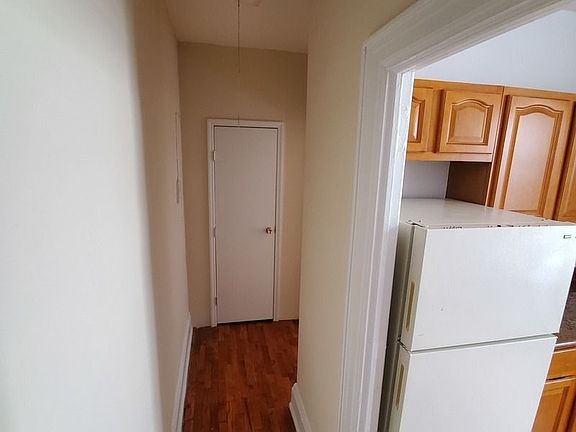 3rd image of 2814 42nd St APT 2