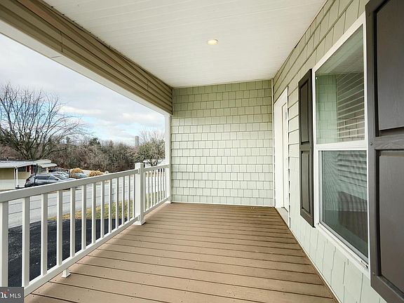 2nd image of 723 Lake Dr