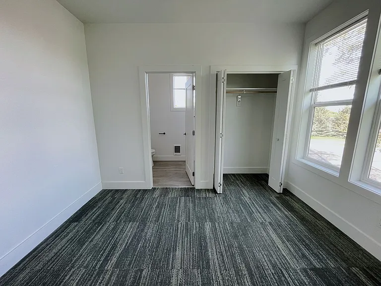 1108 S Main St — Photo 23