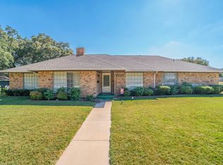 1313 York Dr, Edgecliff Village, TX 76134