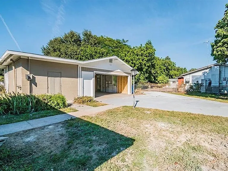 313 24th Ave E — Photo 35