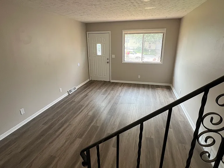 11222 Roxbury Dr #11222 — Photo 3