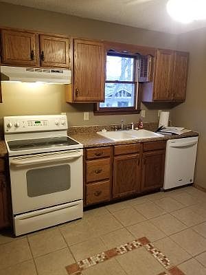 3rd image of 1712 Independence Dr