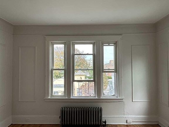 4th image of 58 Noxon St APT 10