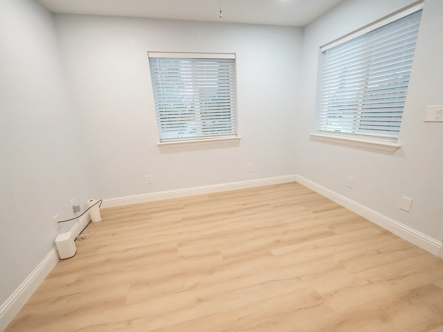 2 bed, 1.5 bath, 730 sqft, $2,999 — Photo 4