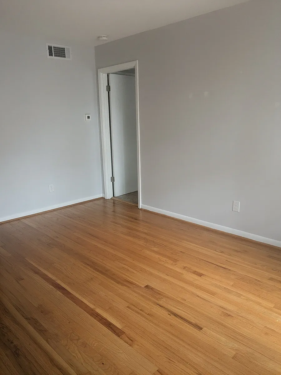 Building Photo - 207 Hudson St #D