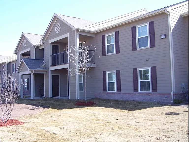 Fairway Flats — Photo 3