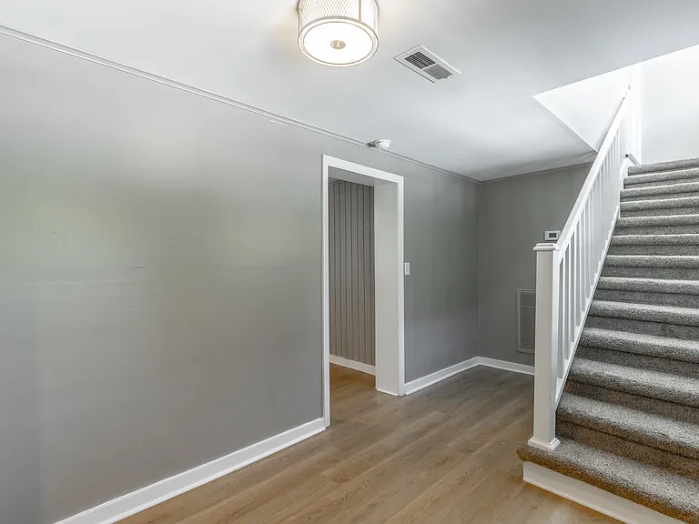 1209 Hanover St — Photo 31