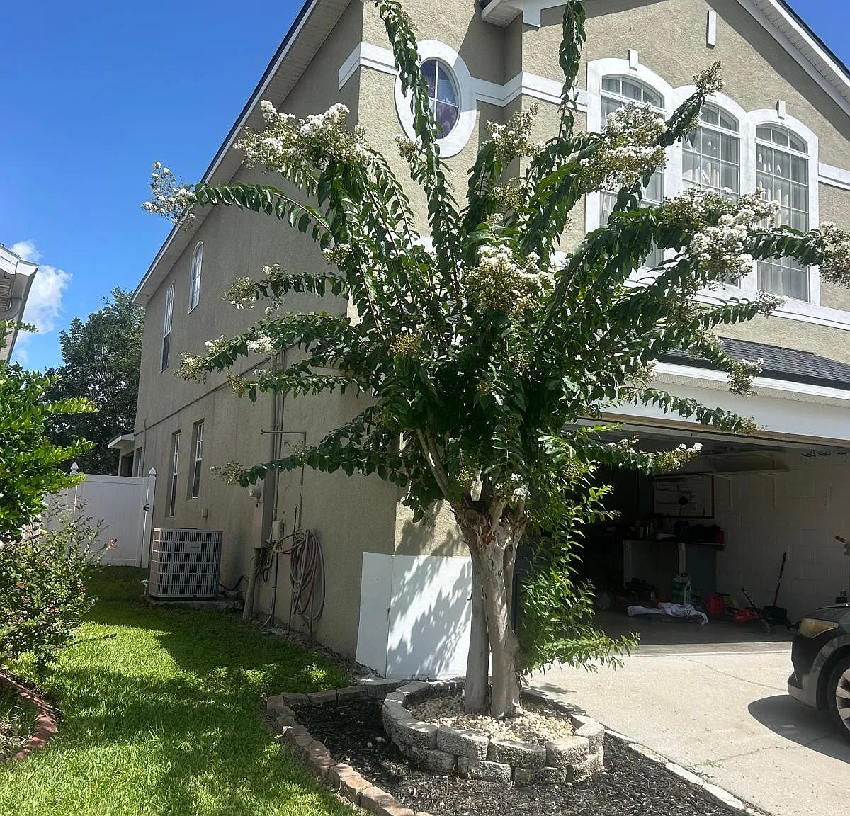 4 bed, 2.5 bath, 2709 sqft, $2,700 — Photo 3