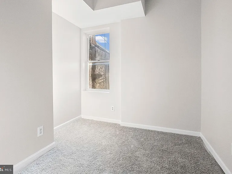 2532 Druid Hill Ave — Photo 10