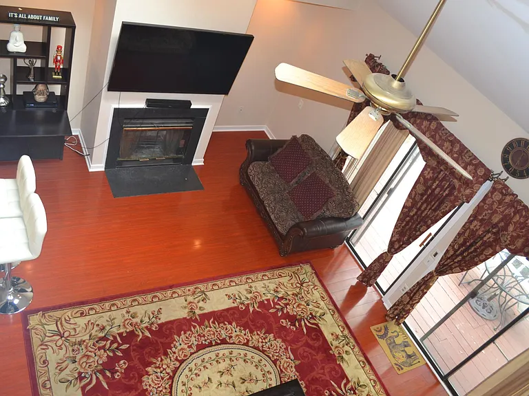 34 Falcon Ct — Photo 2