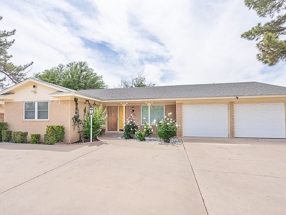 3rd image of 3751 Oakridge Dr