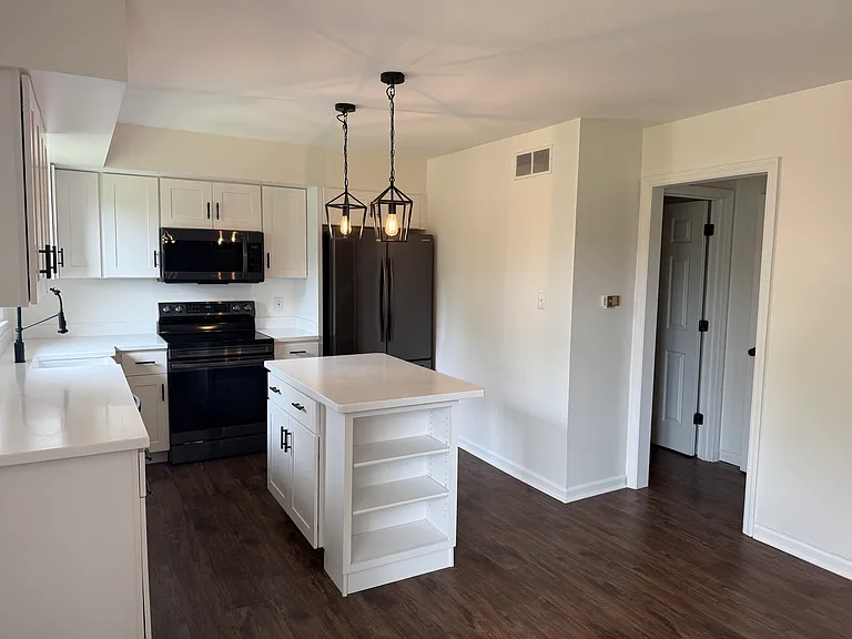 3337 Wood Valley Ct — Photo 9