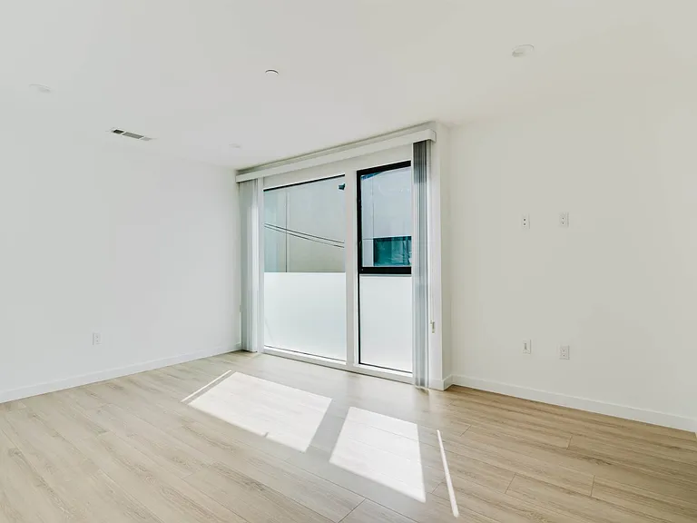 536 E San Jose Ave — Photo 14