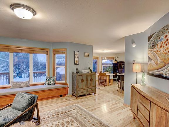 5th image of 404 N 23rd Ave