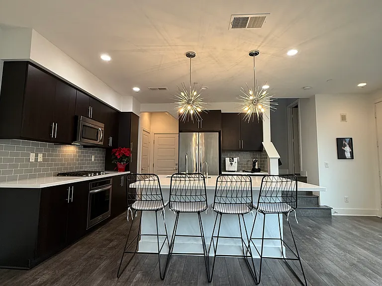2460 Aperture Cir — Photo 5