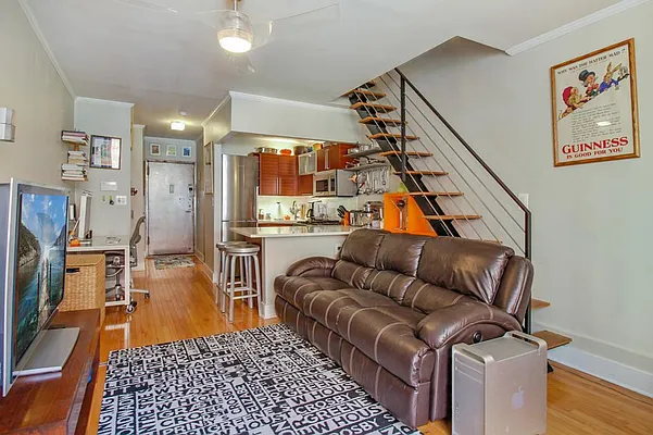 Sold by iList, LLC | media 9