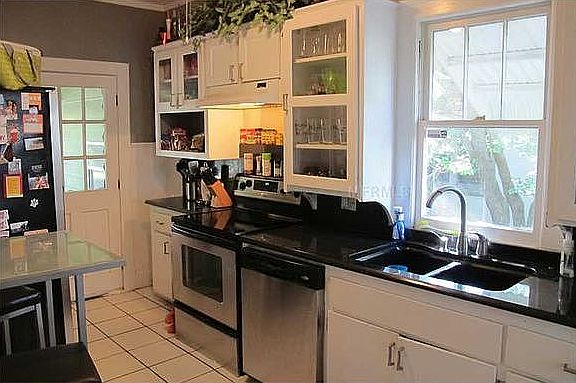 Kitchen Granite Counter-top 