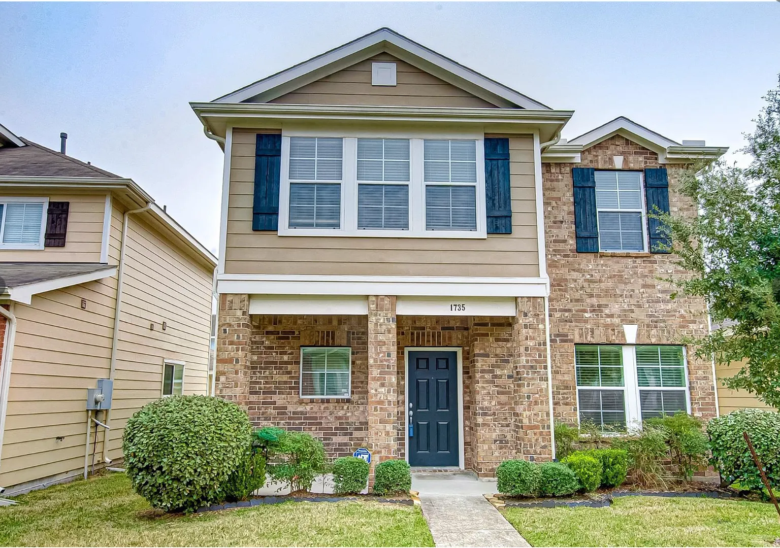 A beautiful two-story home nestled in the warm and inviting City Park community. — Photo 1