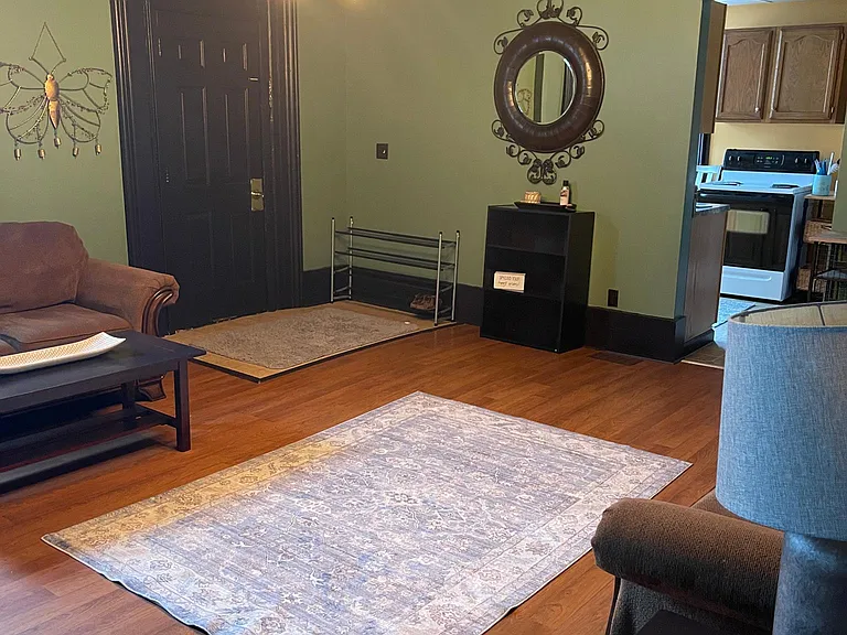 363 Groves Ct — Photo 9
