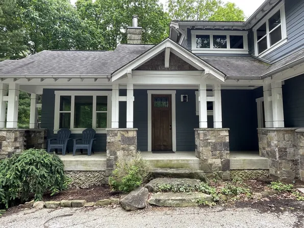 215 Girault Jones Dr, Sewanee, TN 37375