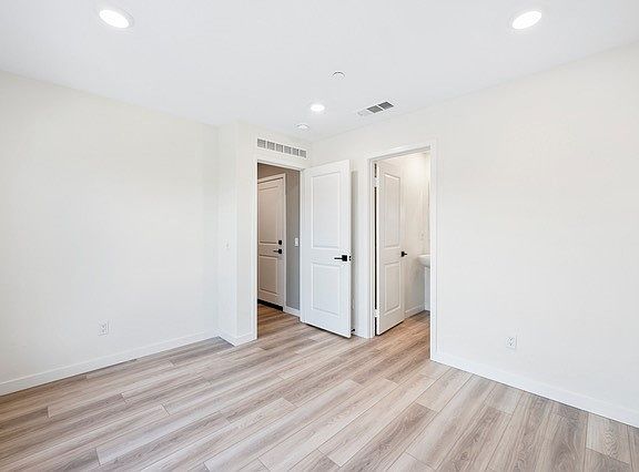 5th image of 4348 Alamo Ln