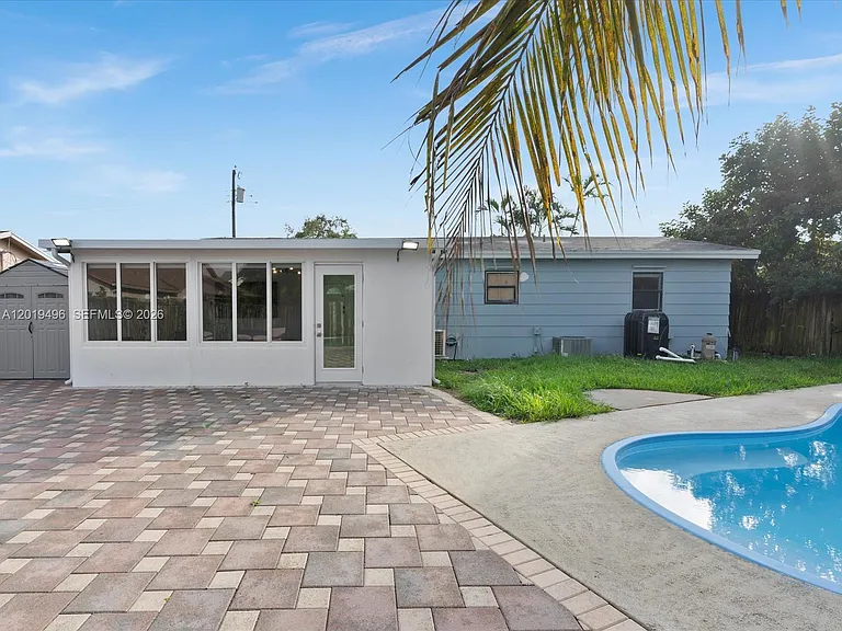 5731 SW 54th Ter — Photo 17