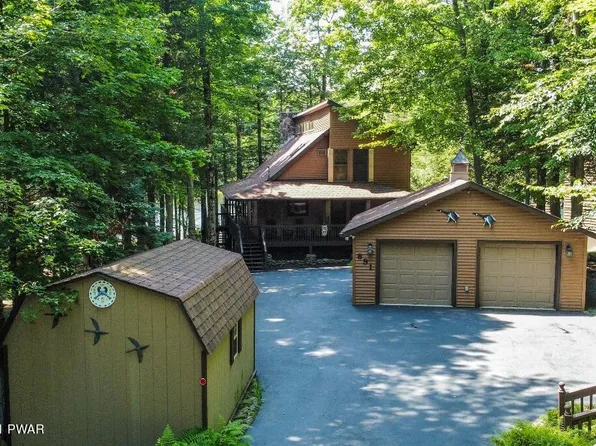 61 Deerfield Rd, Lake Ariel, PA 18436