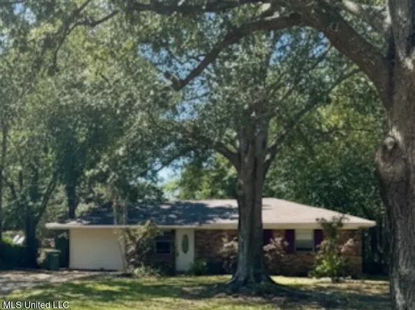 6601 Lancaster Blvd, Ocean Springs, MS 39564