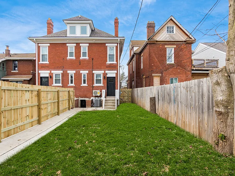 818 S Champion Ave — Photo 5