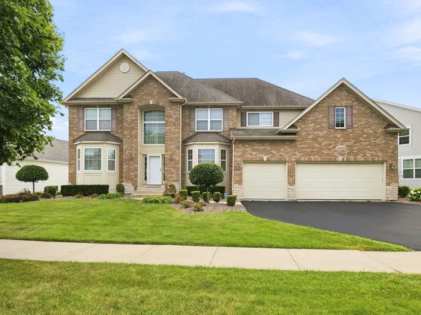 15913 S Selfridge Cir, Plainfield, IL 60586