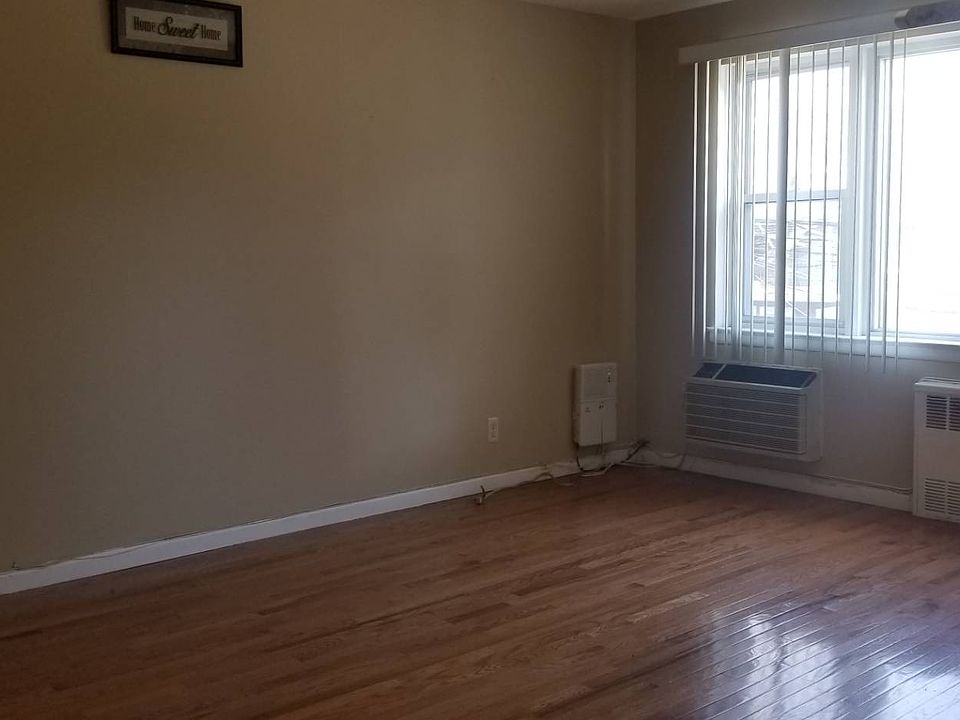 1st image of 742 E 58th St #2