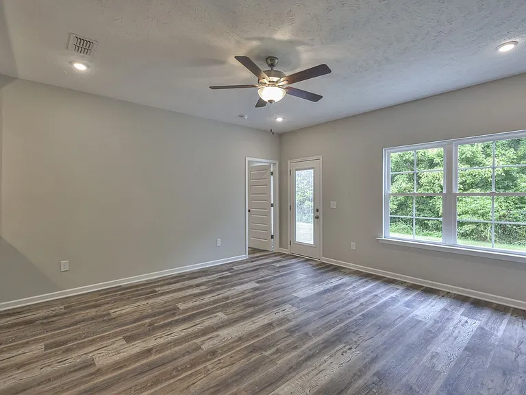 113 Creek Wood Rd — Photo 15