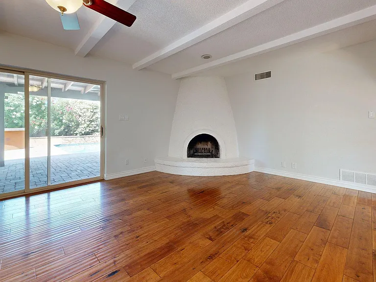 2534 S Grandview Ave — Photo 11