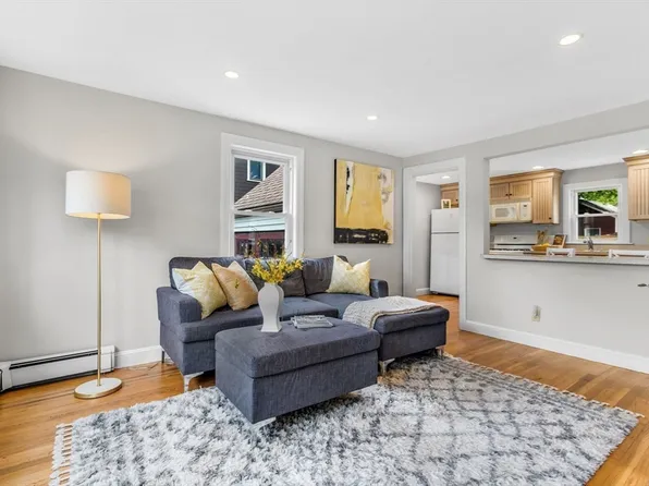 37 Gould St, Wakefield, MA 01880