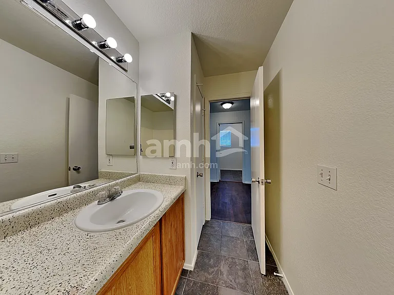 16923 W Central St — Photo 19