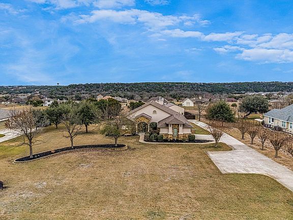 5th image of 117 W View Dr